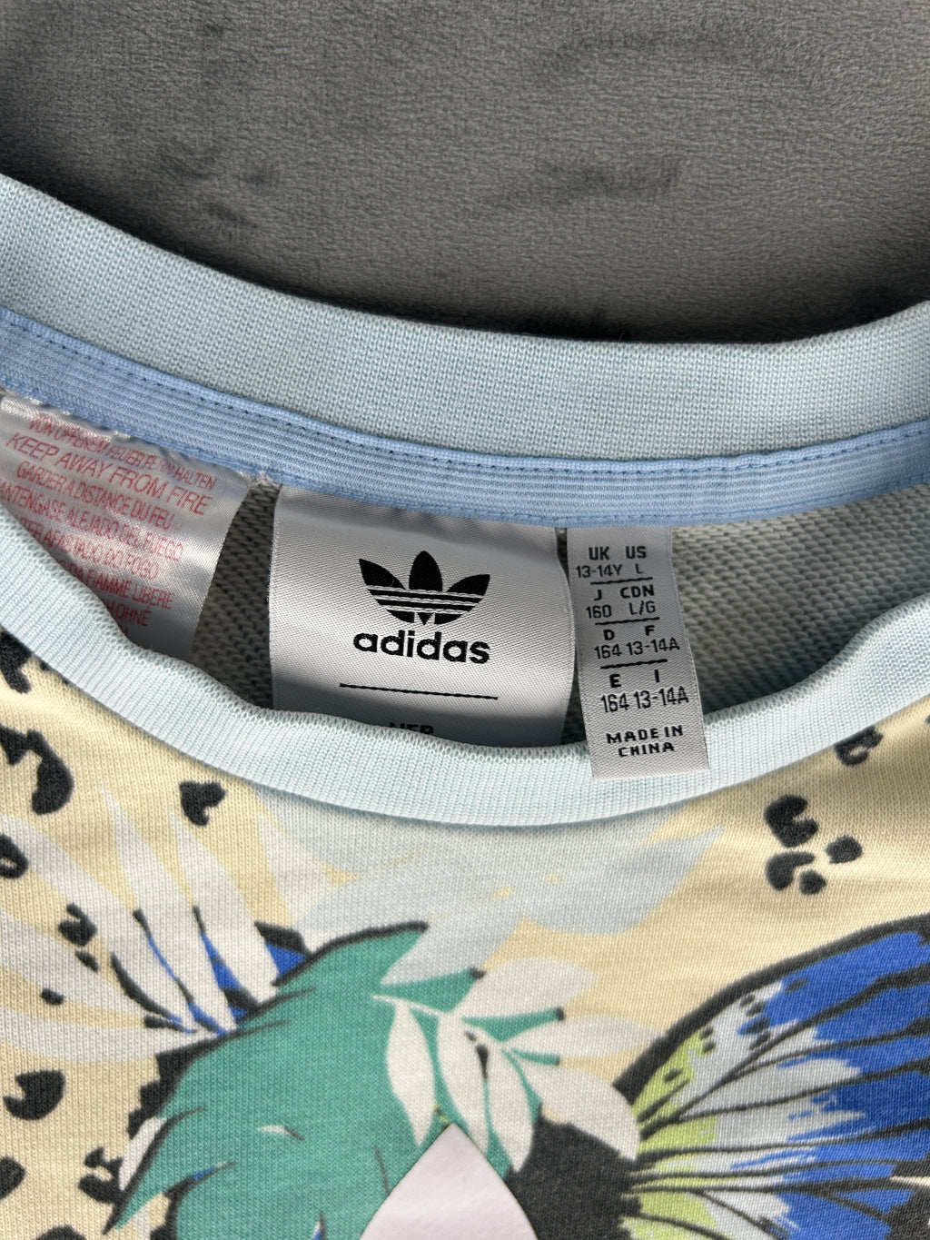 Felpa Adidas Originals con farfalle vintage – Donna Taglia 164 (13–14 anni)