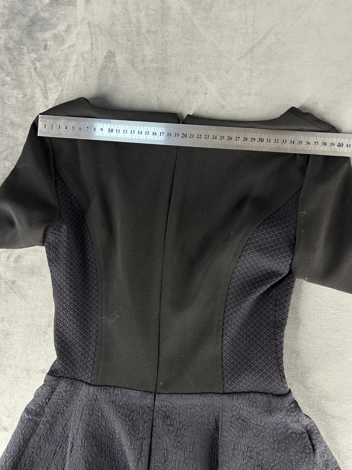 Abito Pinko nero con gonna svasata vintage – Donna Taglia IT 38
