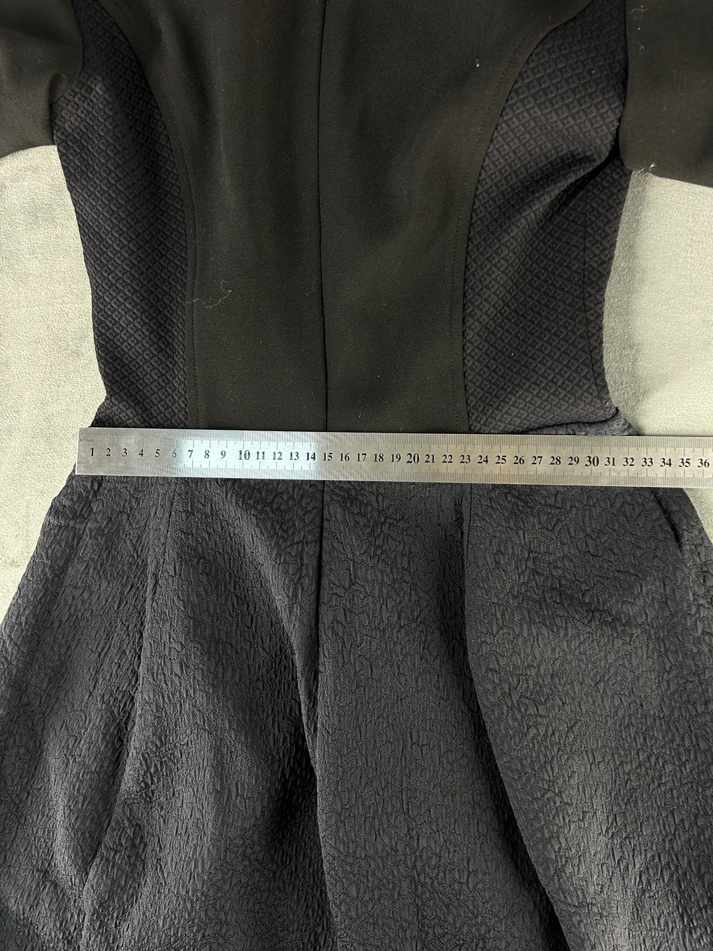 Abito Pinko nero con gonna svasata vintage – Donna Taglia IT 38