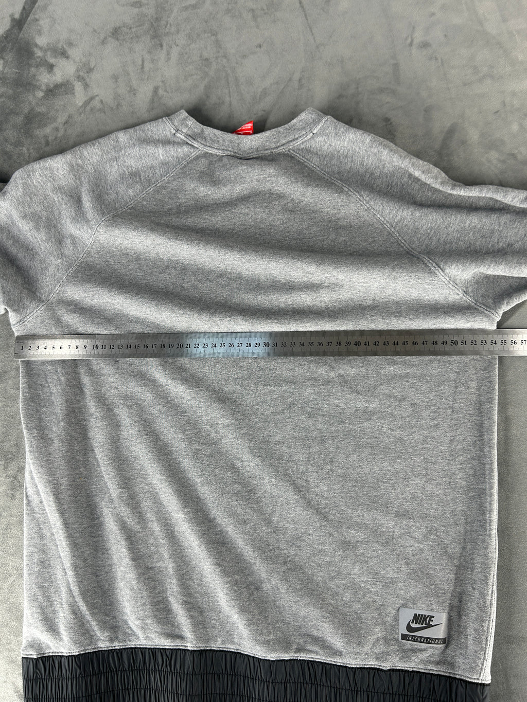 Felpa Nike International grigia vintage – Donna Taglia M