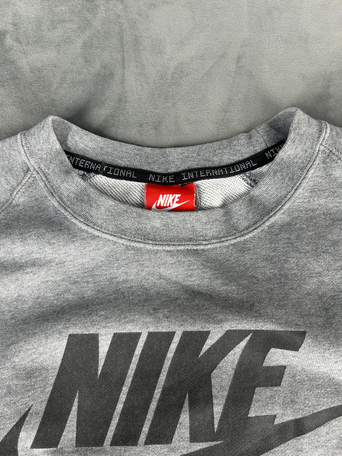 Felpa Nike International grigia vintage – Donna Taglia M