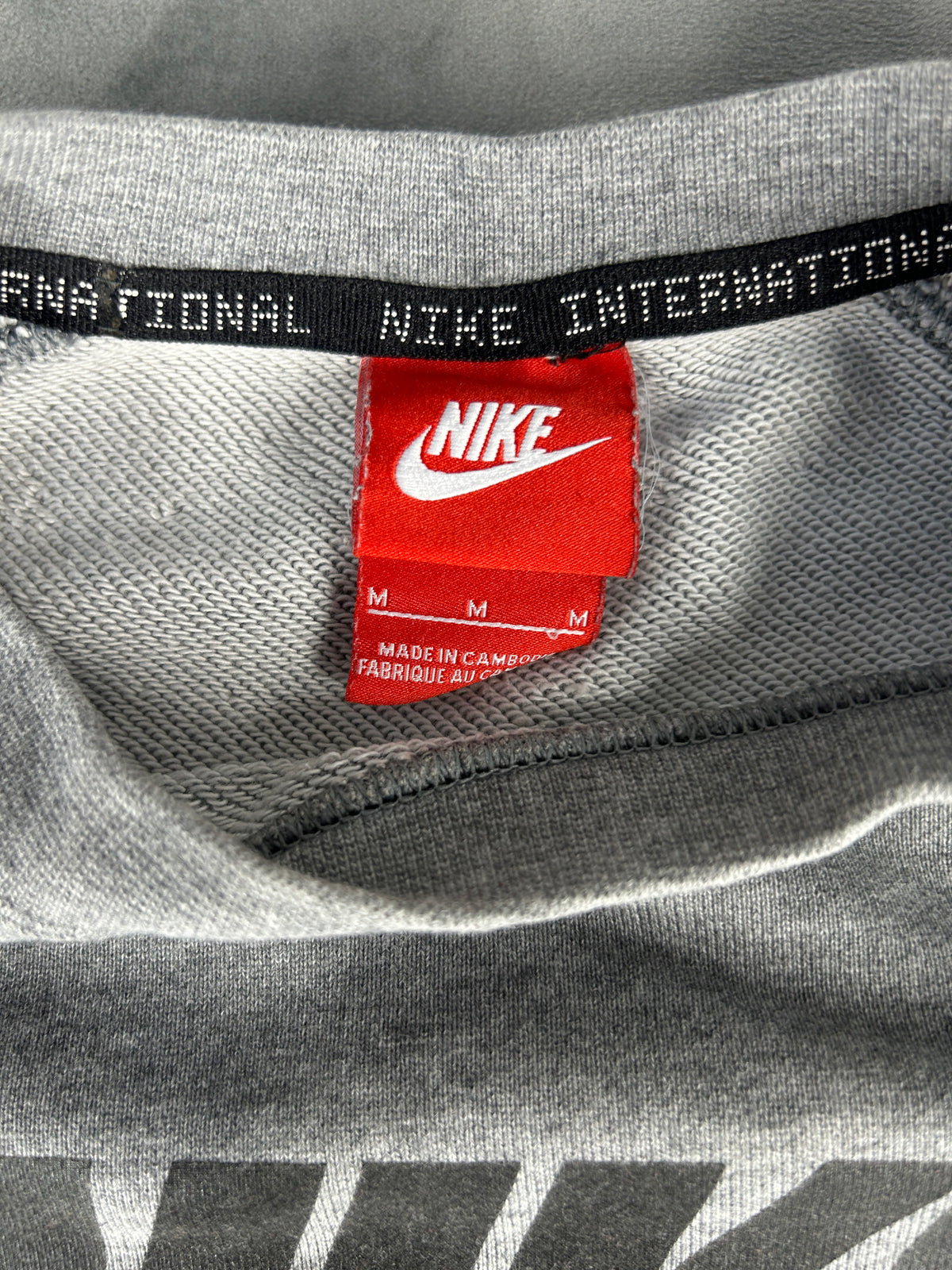 Felpa Nike International grigia vintage – Donna Taglia M