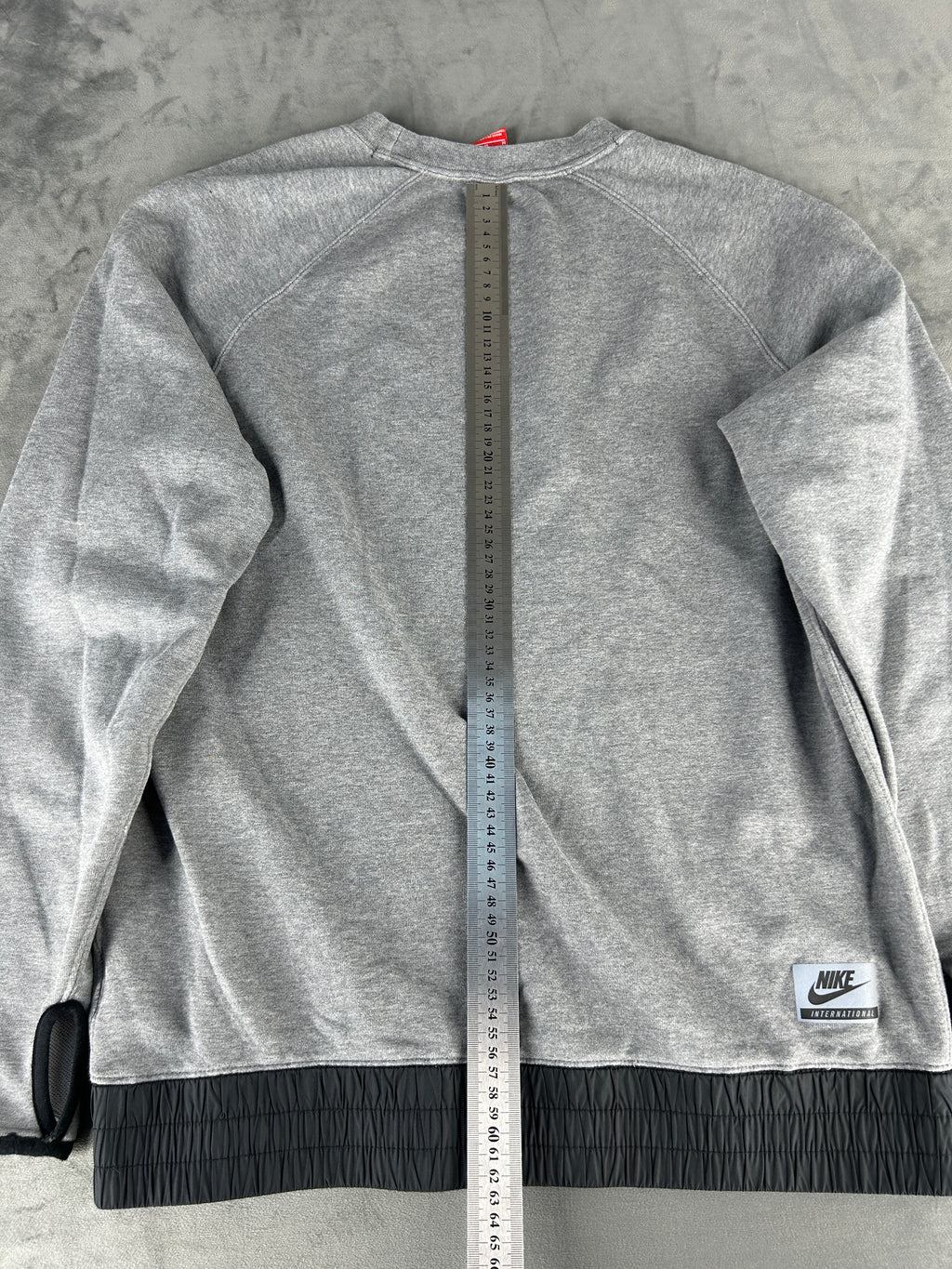 Felpa Nike International grigia vintage – Donna Taglia M