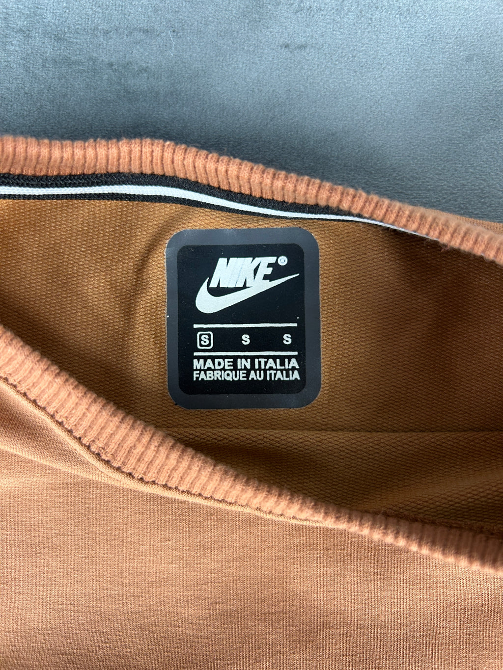 Felpa Nike corta color caramello vintage – Donna Taglia S
