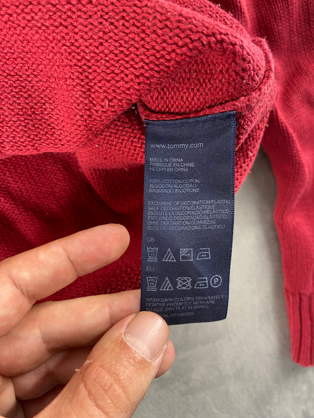 Maglione scollo a V Tommy Hilfiger rosso vintage – Uomo Taglia M
