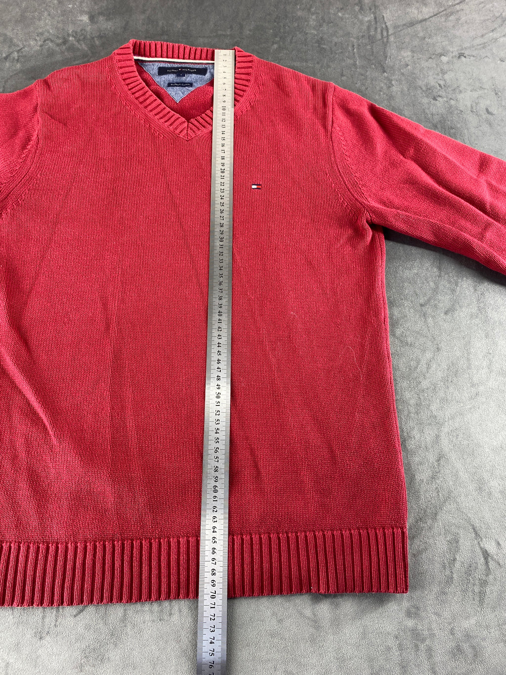 Maglione scollo a V Tommy Hilfiger rosso vintage – Uomo Taglia M