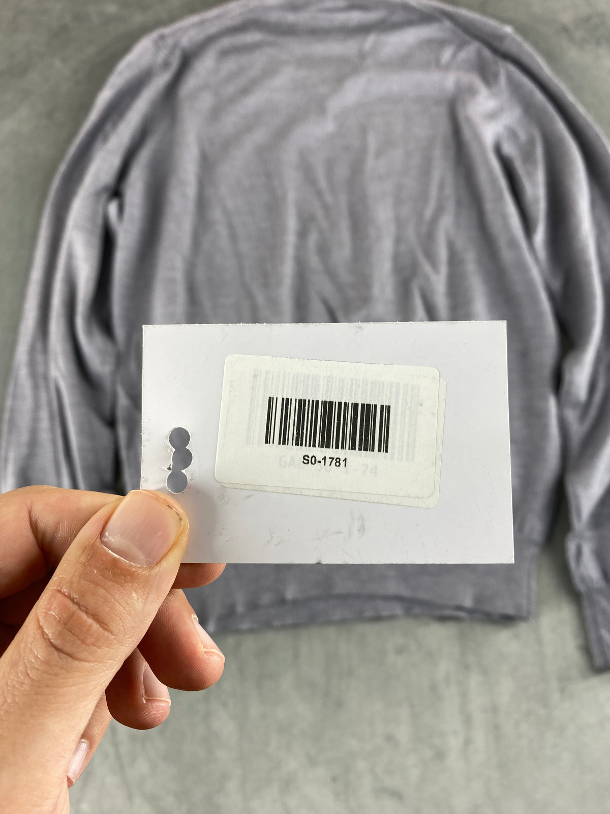 Maglione Armani Collezioni scollo a V grigio vintage – Uomo Taglia S