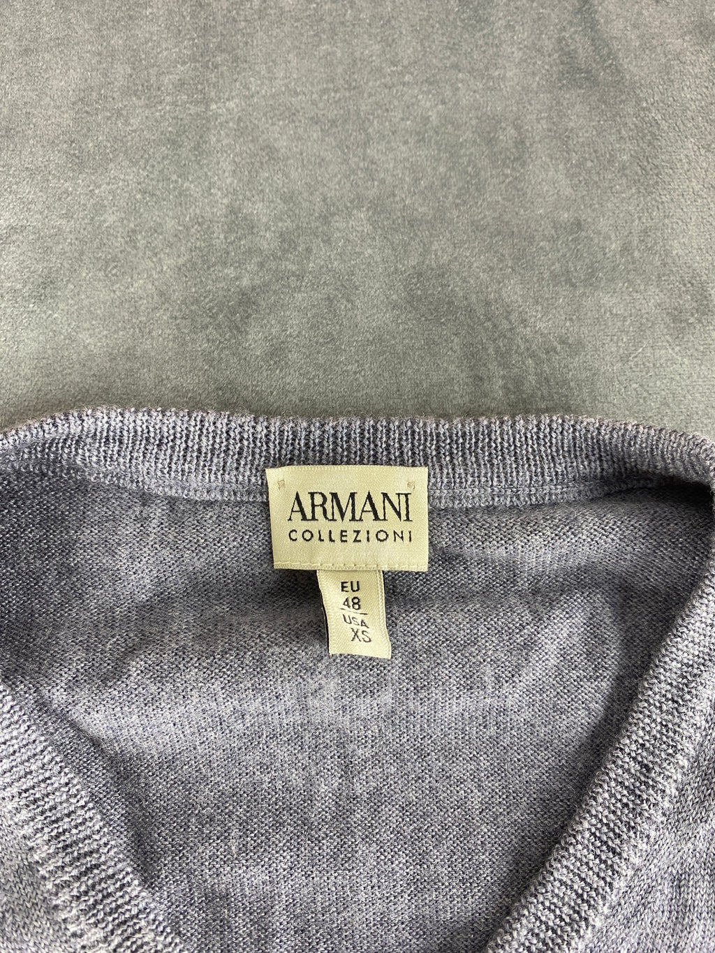 Maglione Armani Collezioni scollo a V grigio vintage – Uomo Taglia S