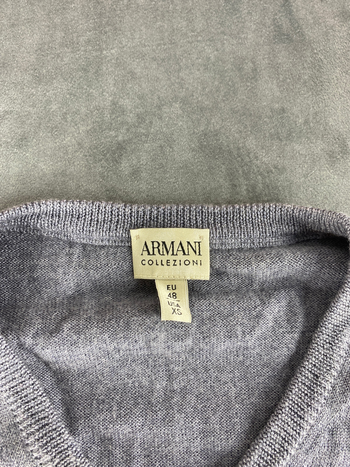 Maglione Armani Collezioni scollo a V grigio vintage – Uomo Taglia S