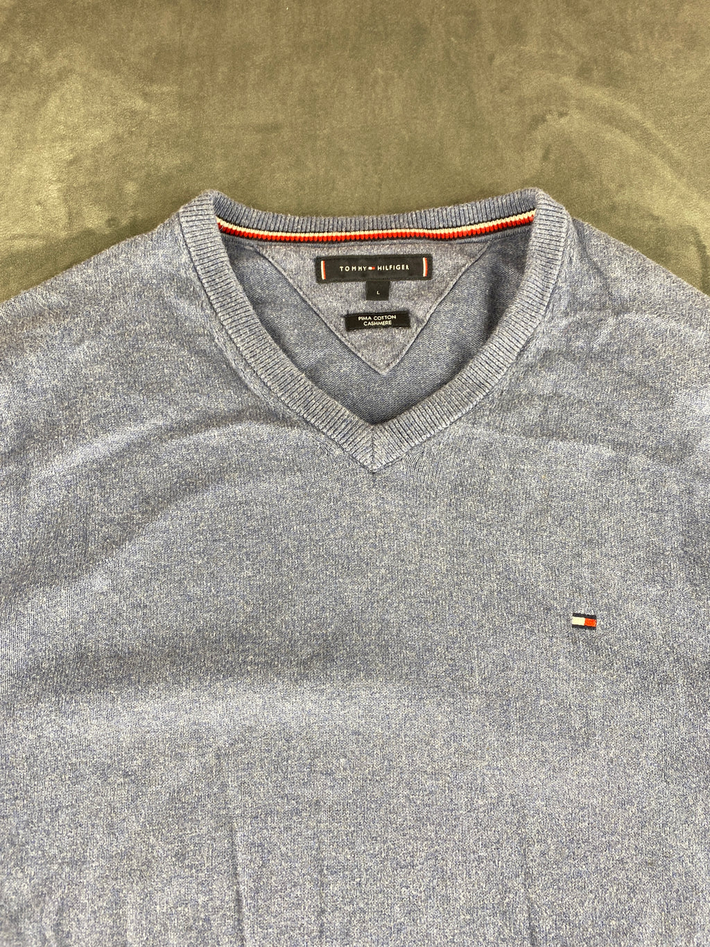 Maglione Tommy Hilfiger scollo a V azzurro vintage – Uomo Taglia L