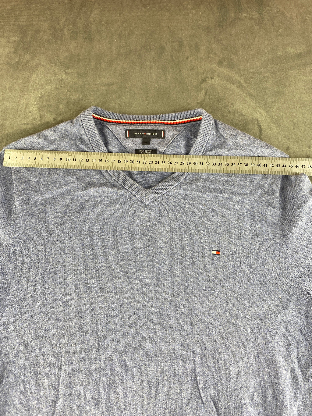 Maglione Tommy Hilfiger scollo a V azzurro vintage – Uomo Taglia L