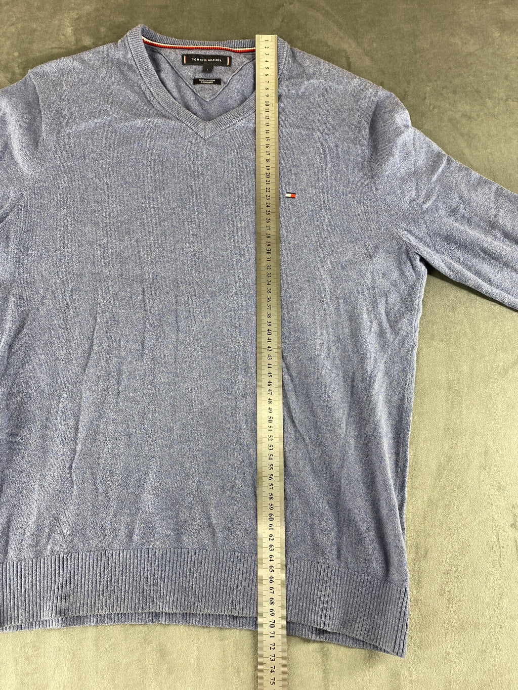 Maglione Tommy Hilfiger scollo a V azzurro vintage – Uomo Taglia L
