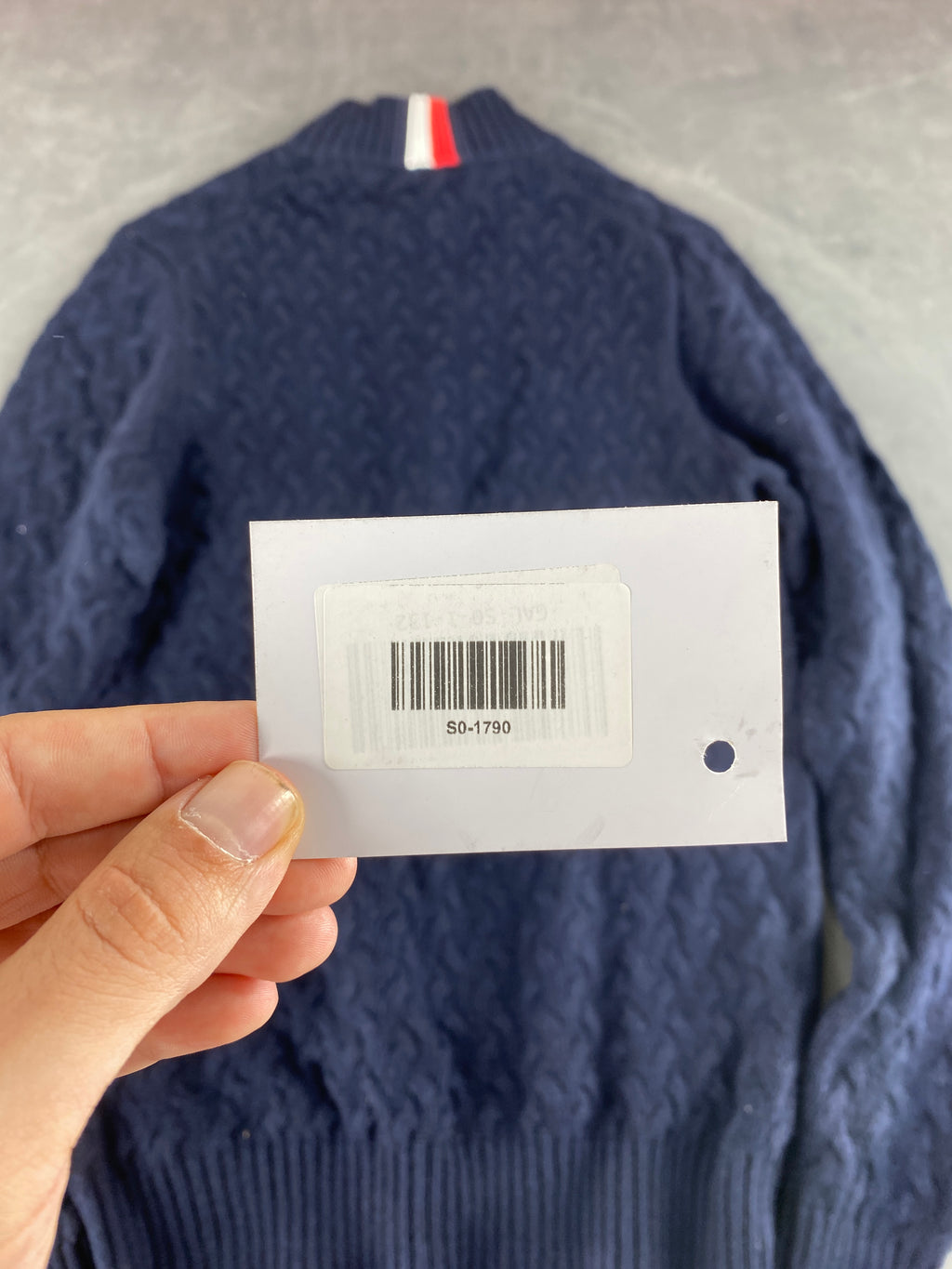 Maglione Tommy Hilfiger collo alto trecce blu vintage – Uomo Taglia S
