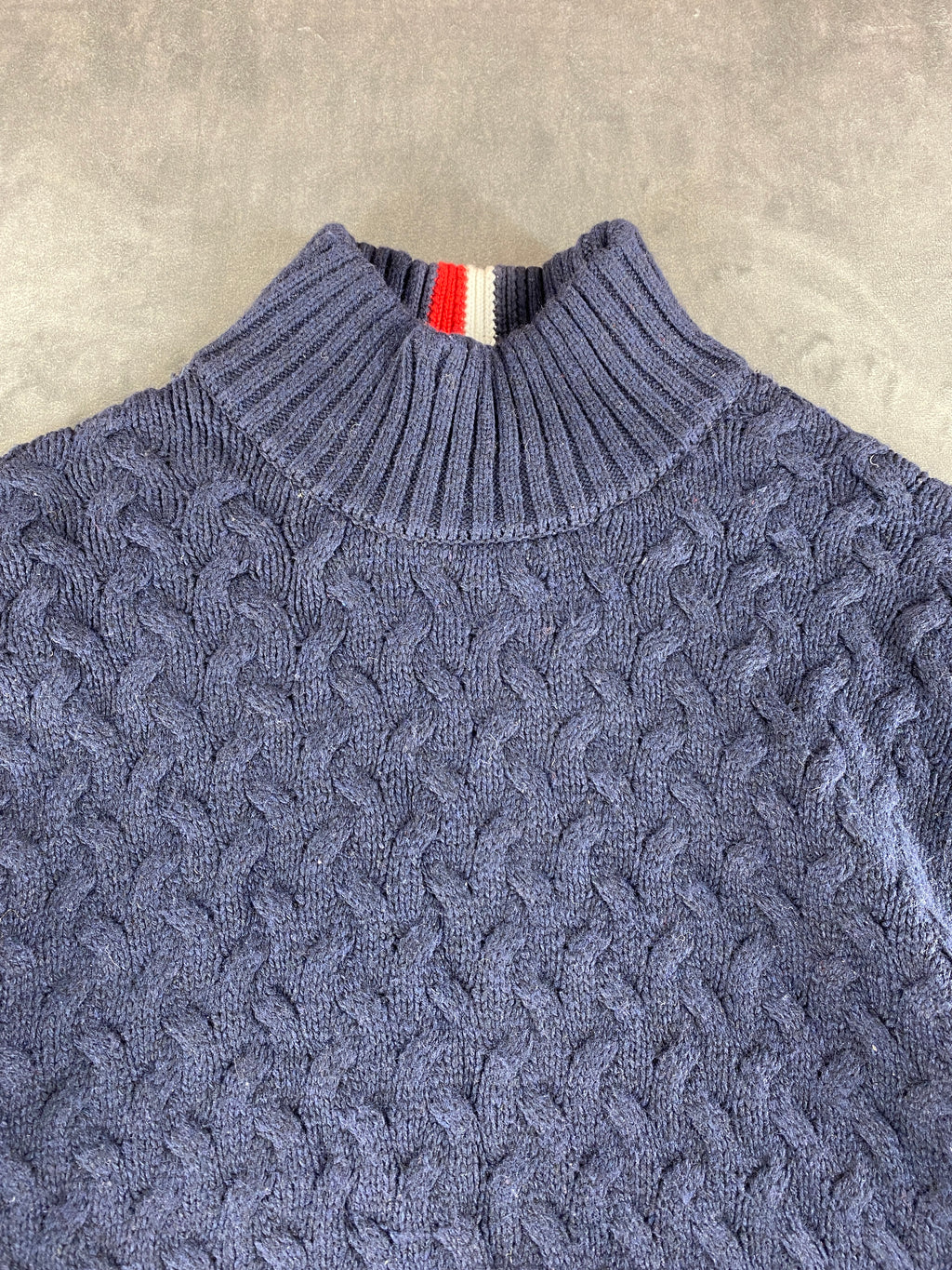 Maglione Tommy Hilfiger collo alto trecce blu vintage – Uomo Taglia S