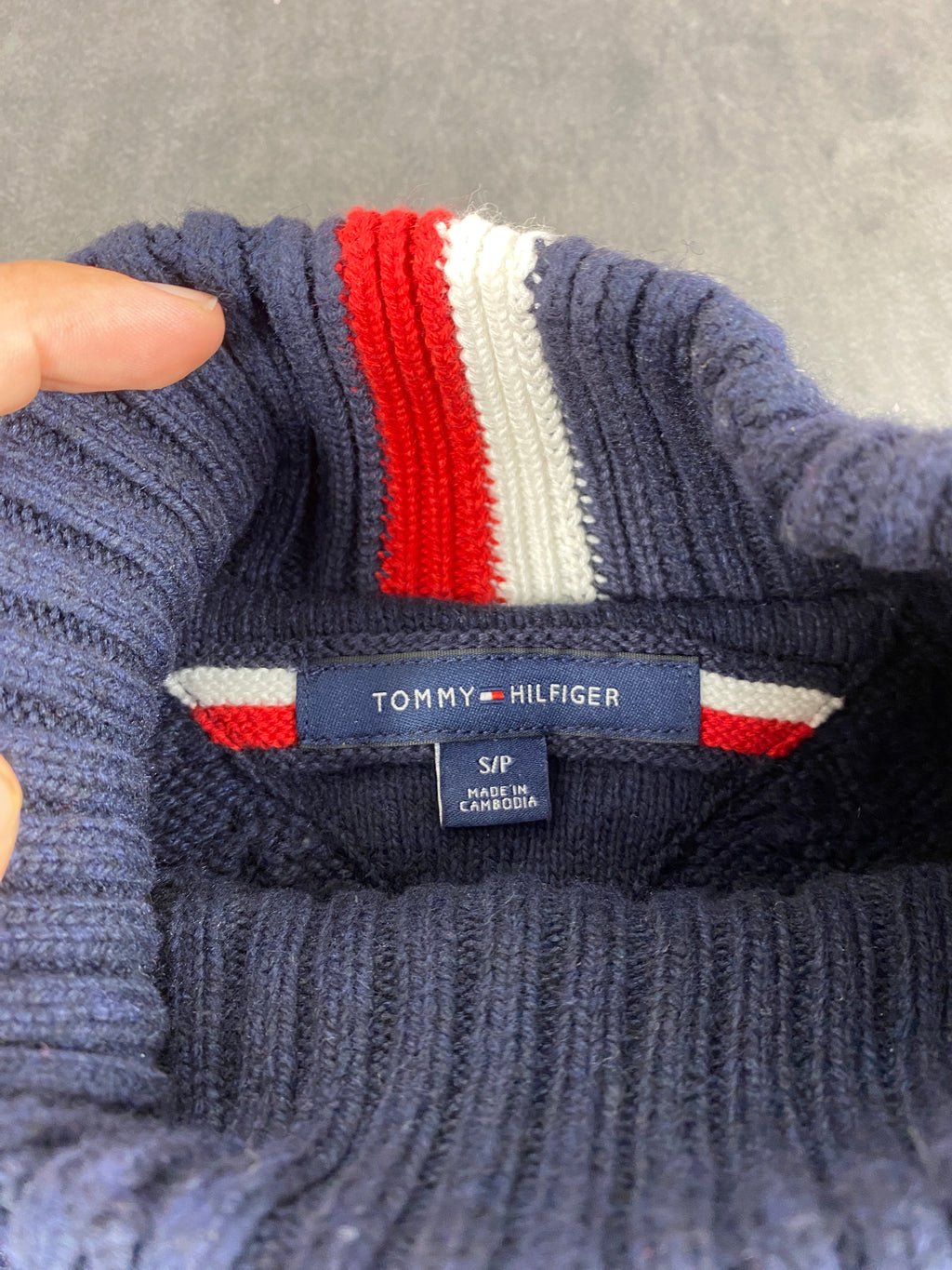 Maglione Tommy Hilfiger collo alto trecce blu vintage – Uomo Taglia S