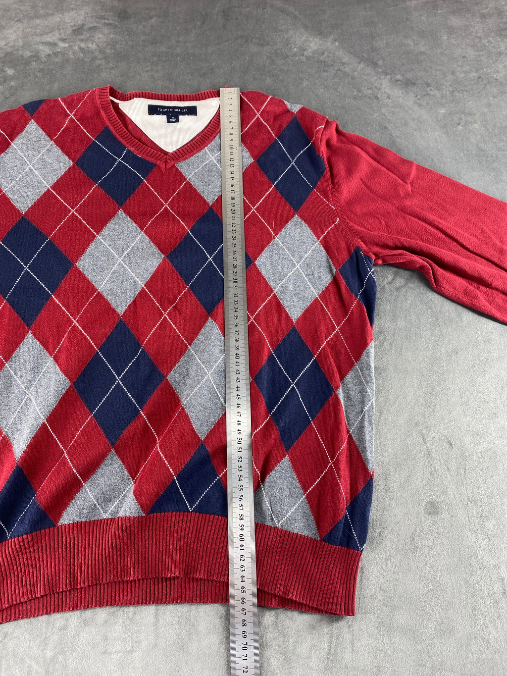 Maglione Tommy Hilfiger scollo a V rombi rosso vintage – Uomo Taglia M