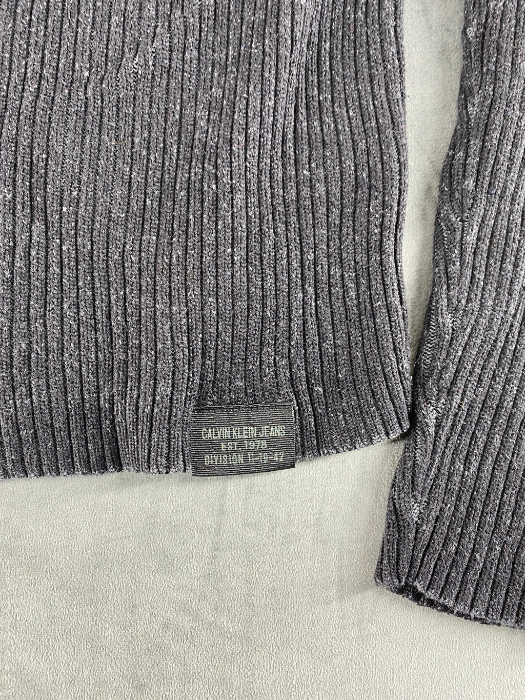 Maglione Calvin Klein Jeans grigio a costa vintage – Uomo Taglia M