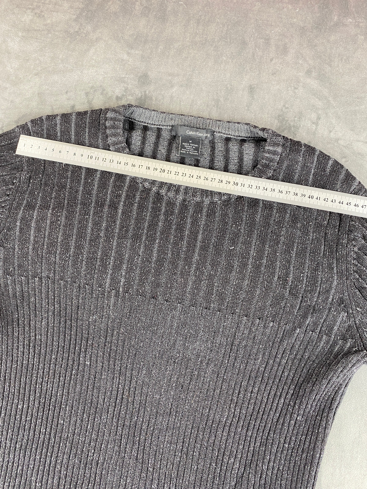 Maglione Calvin Klein Jeans grigio a costa vintage – Uomo Taglia M