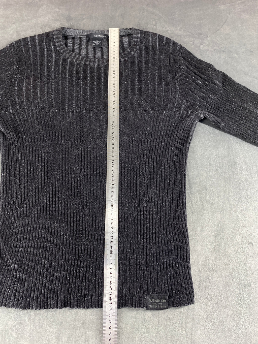 Maglione Calvin Klein Jeans grigio a costa vintage – Uomo Taglia M