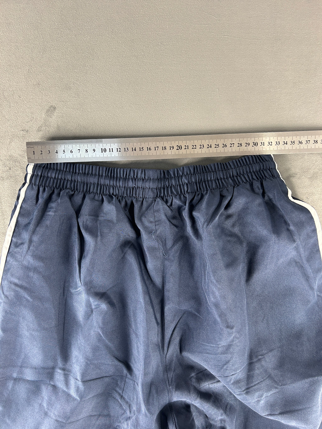Pantaloni tuta blu navy con profili bianchi vintage – Uomo Taglia M