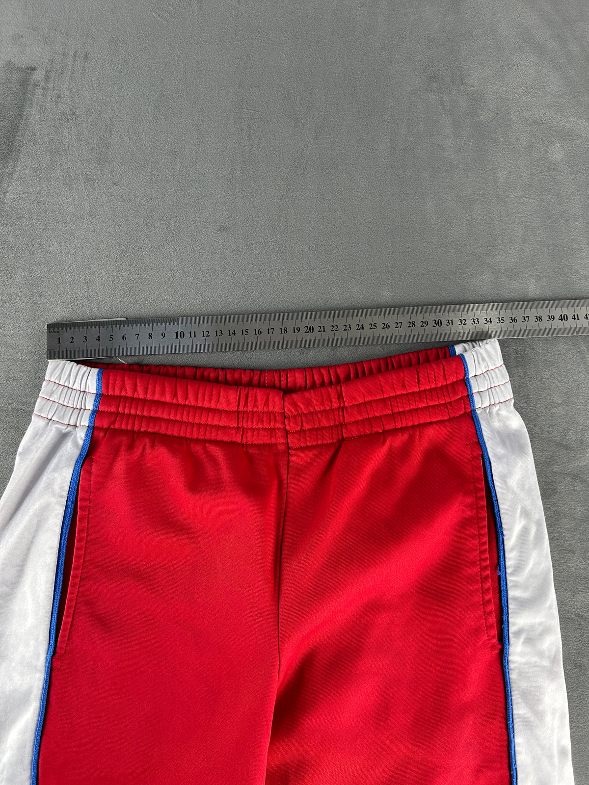 Pantaloni tuta rosso e bianco vintage – Uomo Taglia M