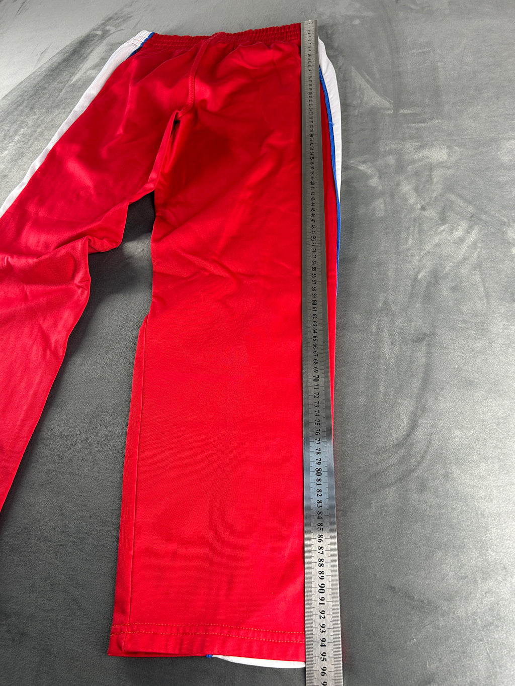 Pantaloni tuta rosso e bianco vintage – Uomo Taglia M