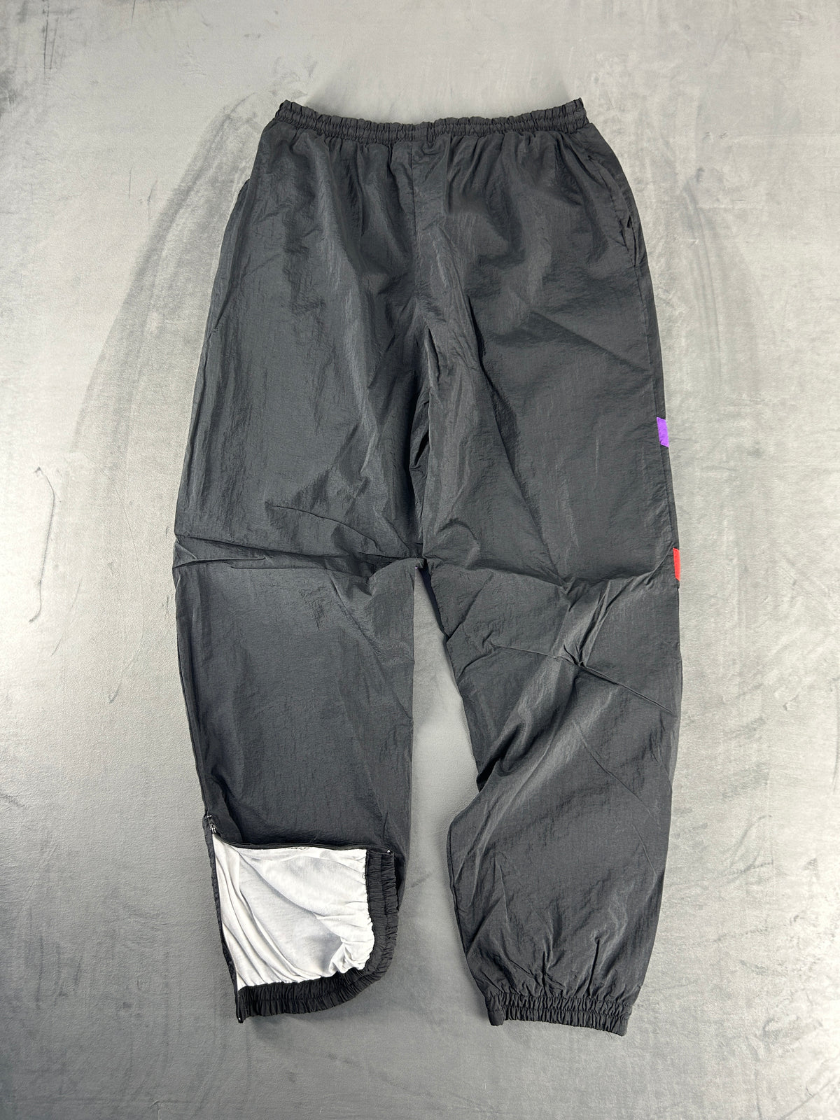 Pantaloni tuta grigi a strisce rosse vintage – Uomo Taglia XL