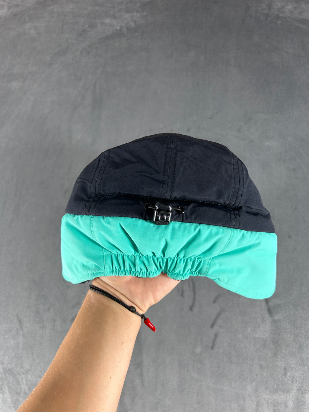 Cappello da trekking con paranuca multicolore vintage – Uomo Taglia unica