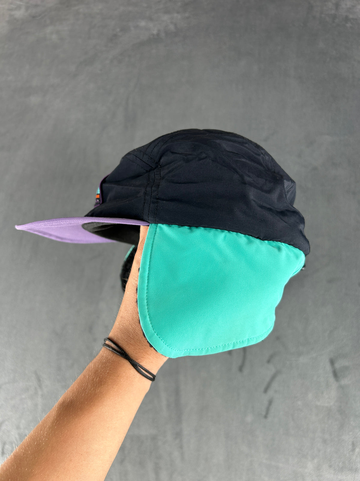 Cappello da trekking con paranuca multicolore vintage – Uomo Taglia unica