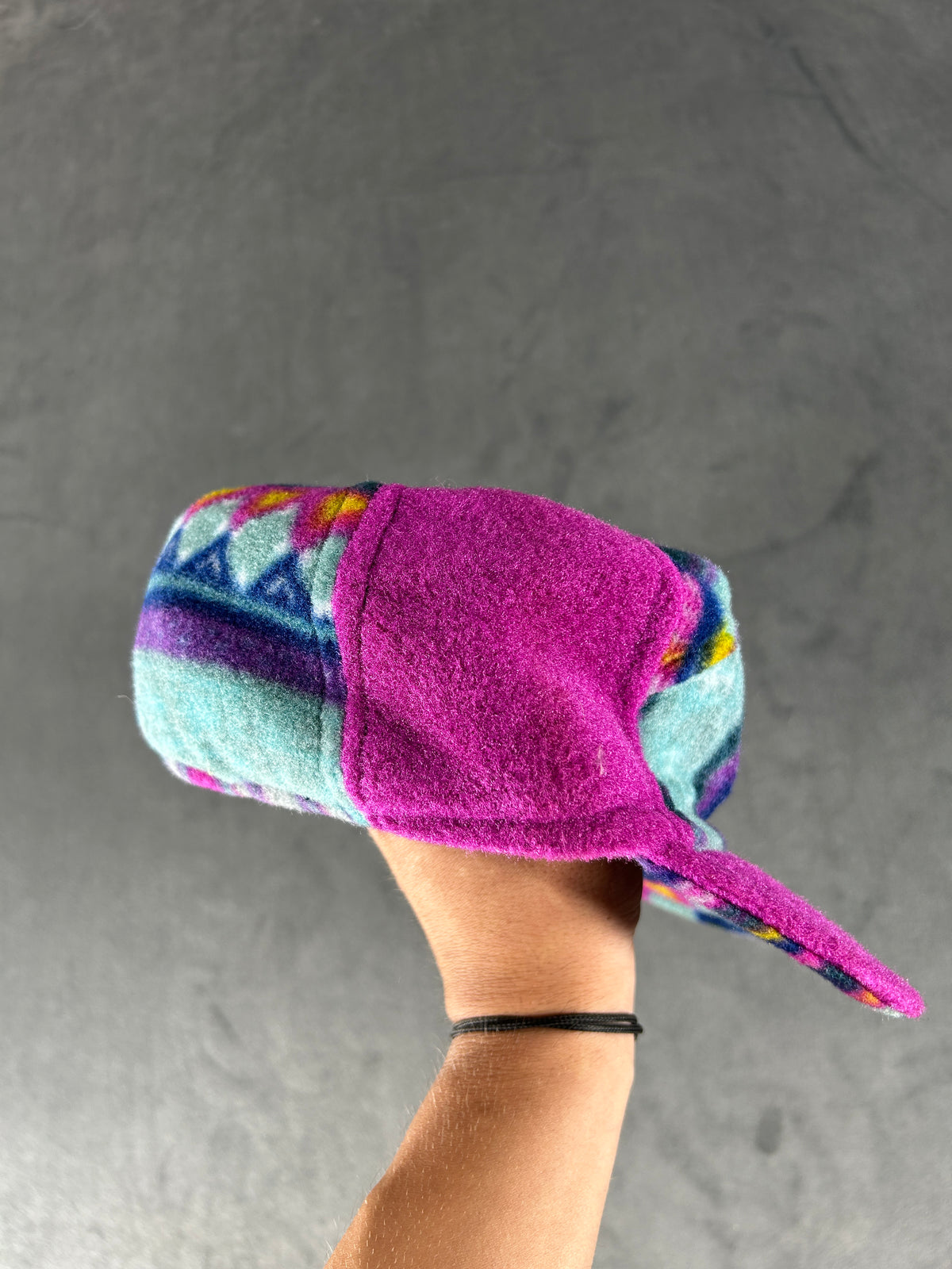 Cappello in pile multicolore vintage – Unisex Taglia unica