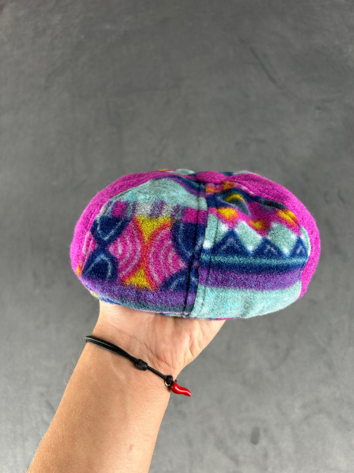 Cappello in pile multicolore vintage – Unisex Taglia unica