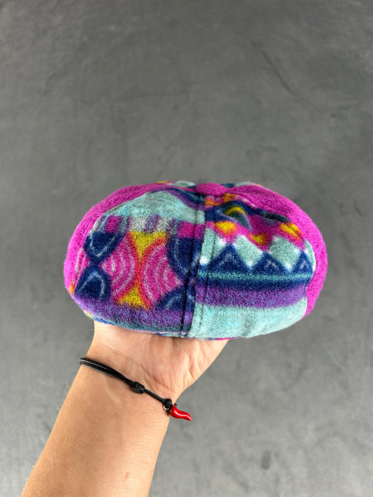 Cappello in pile multicolore vintage – Unisex Taglia unica