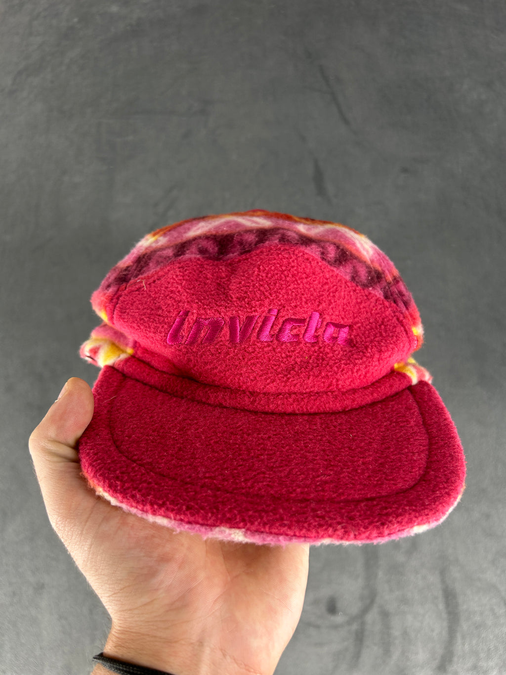 Cappello in pile Invicta multicolore vintage – Unisex Taglia unica