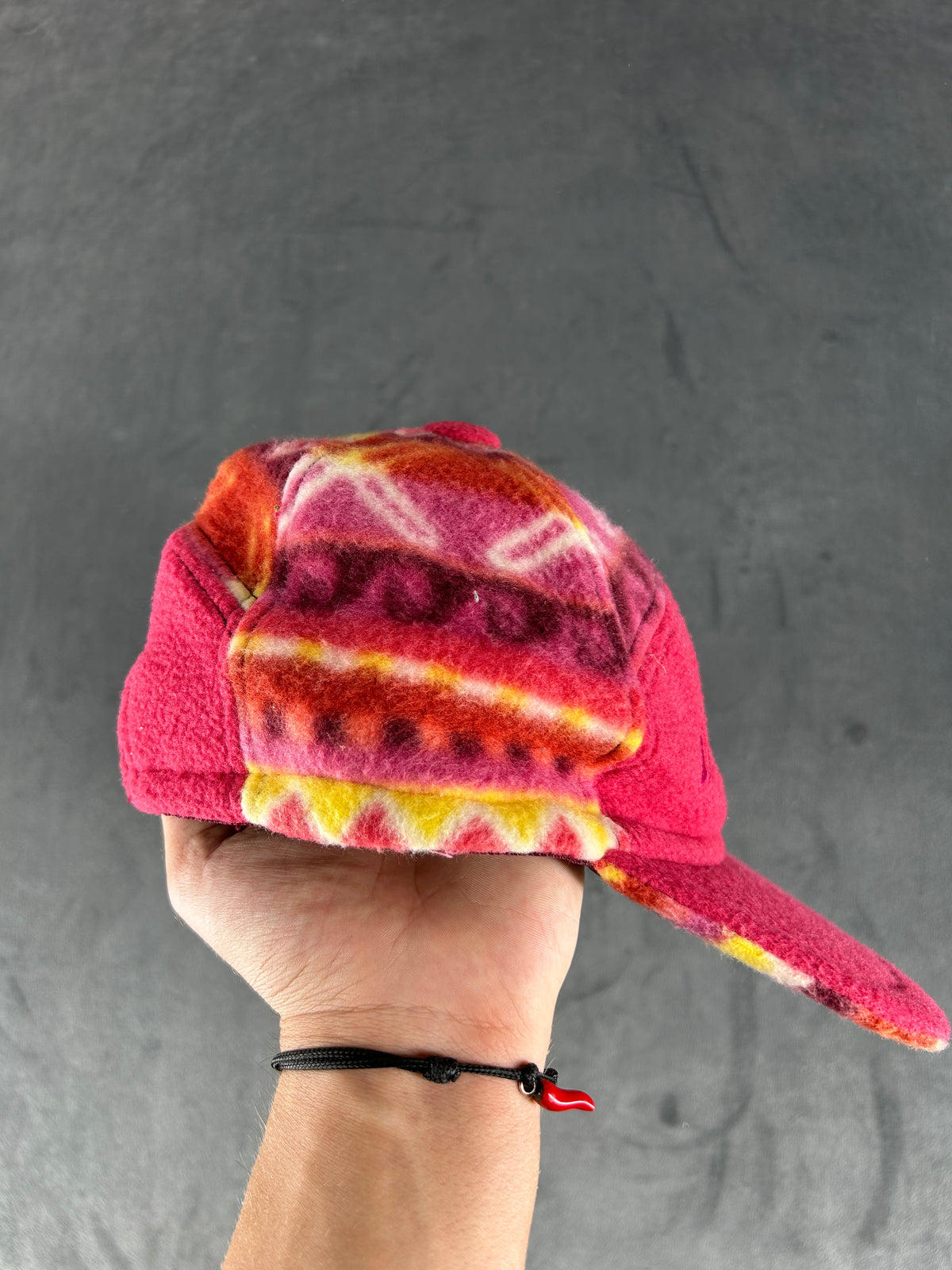 Cappello in pile Invicta multicolore vintage – Unisex Taglia unica