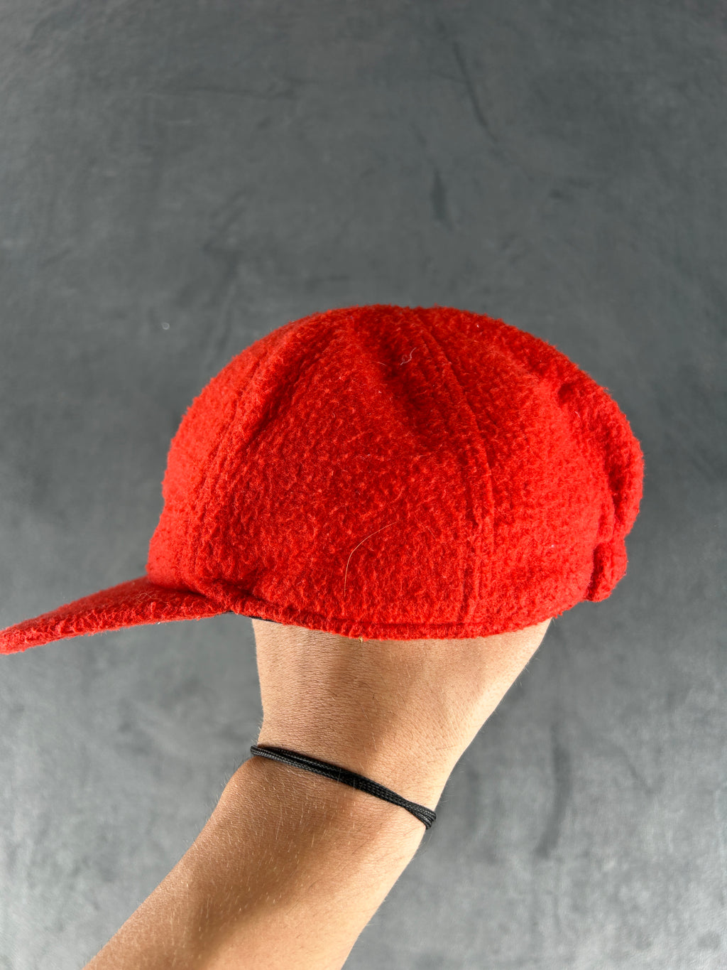 Cappello in pile rosso vintage – Unisex Taglia unica