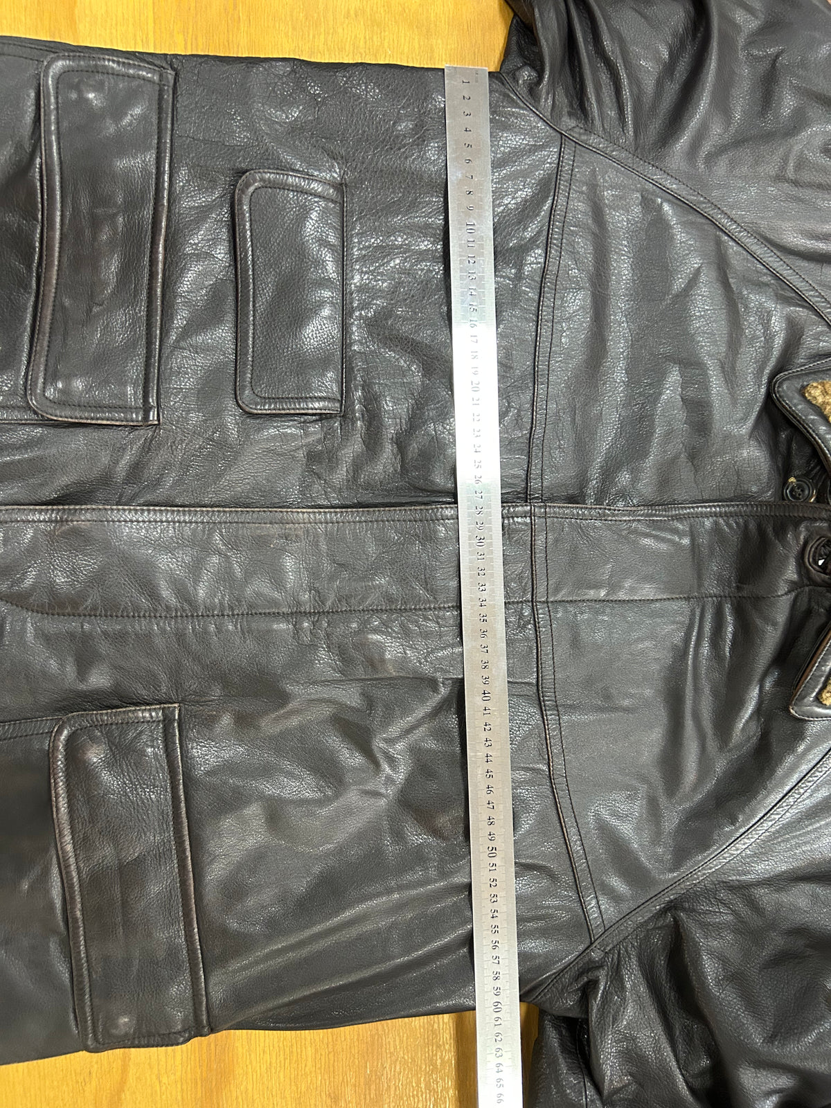 Giaccone di pelle marrone con collo in montone vintage – Uomo Taglia XL (IT 52)