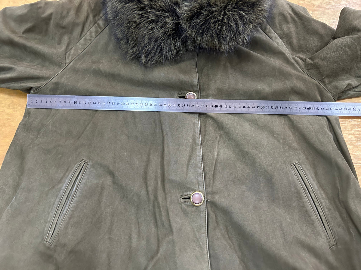 Cappotto verde militare con pelliccia vintage – Donna Taglia M