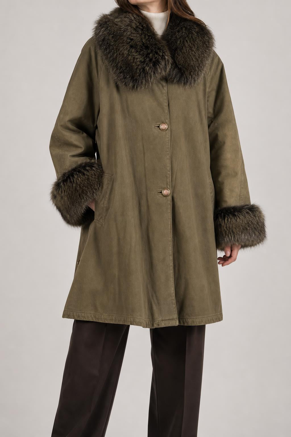 Cappotto verde militare con pelliccia vintage – Donna Taglia M
