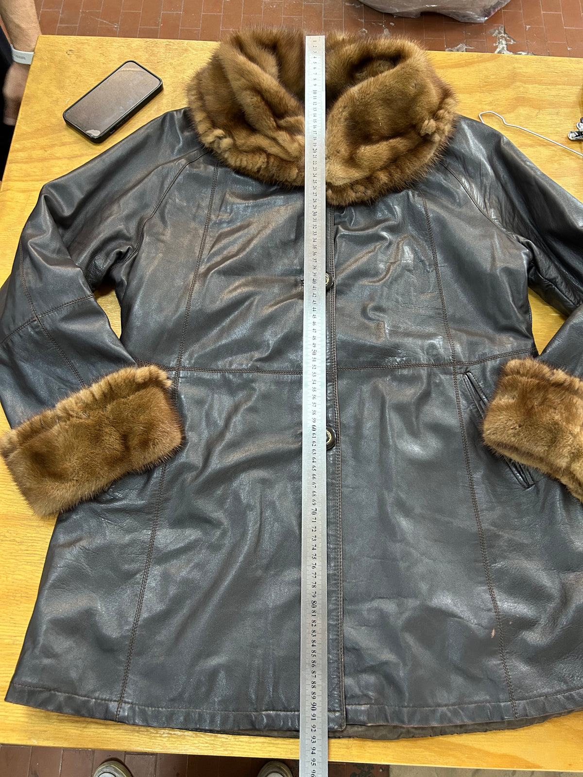 Cappotto di pelle marrone con pelliccia vintage – Donna Taglia M