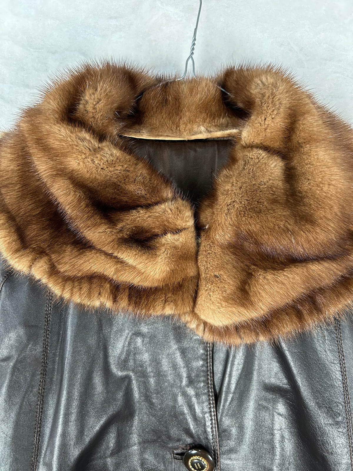 Cappotto di pelle marrone con pelliccia vintage – Donna Taglia M