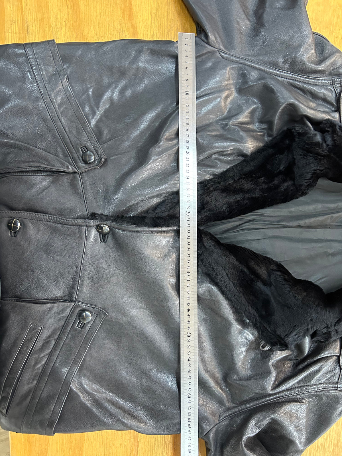 Giacca di pelle nera con collo in pelliccia vintage – Uomo Taglia L