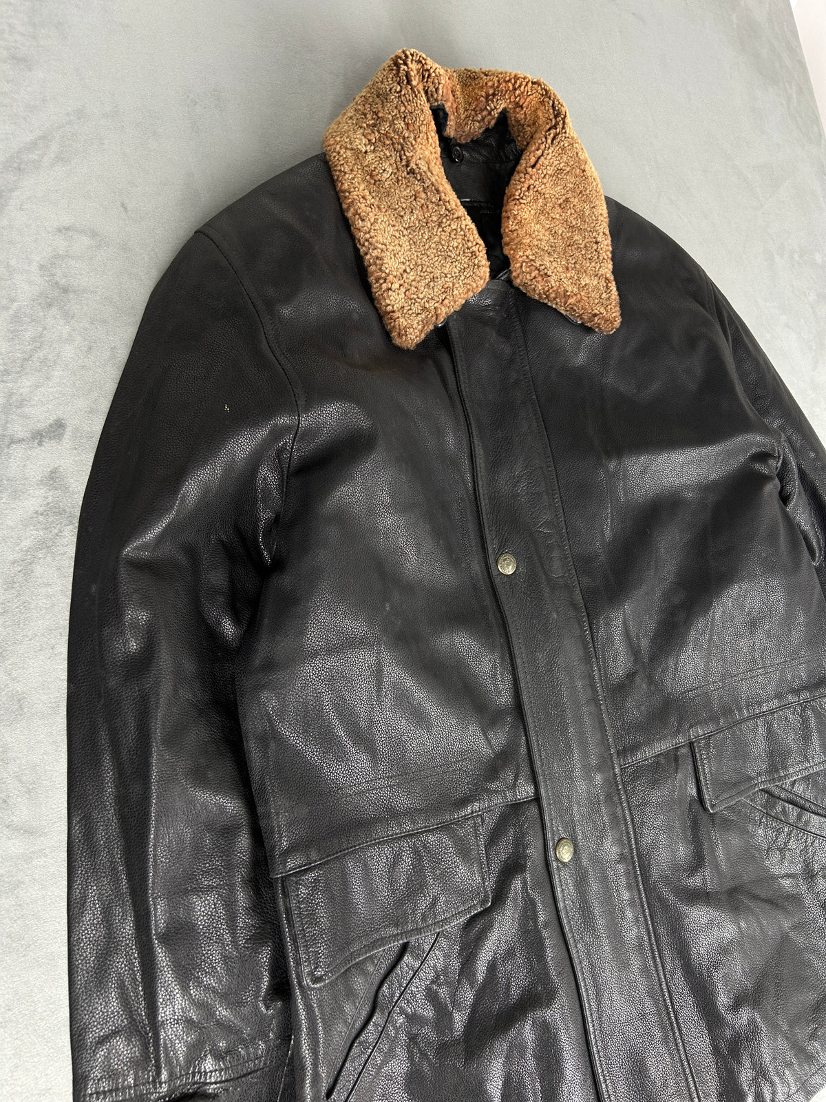 Giacca di pelle nera con collo in montone vintage – Uomo Taglia L
