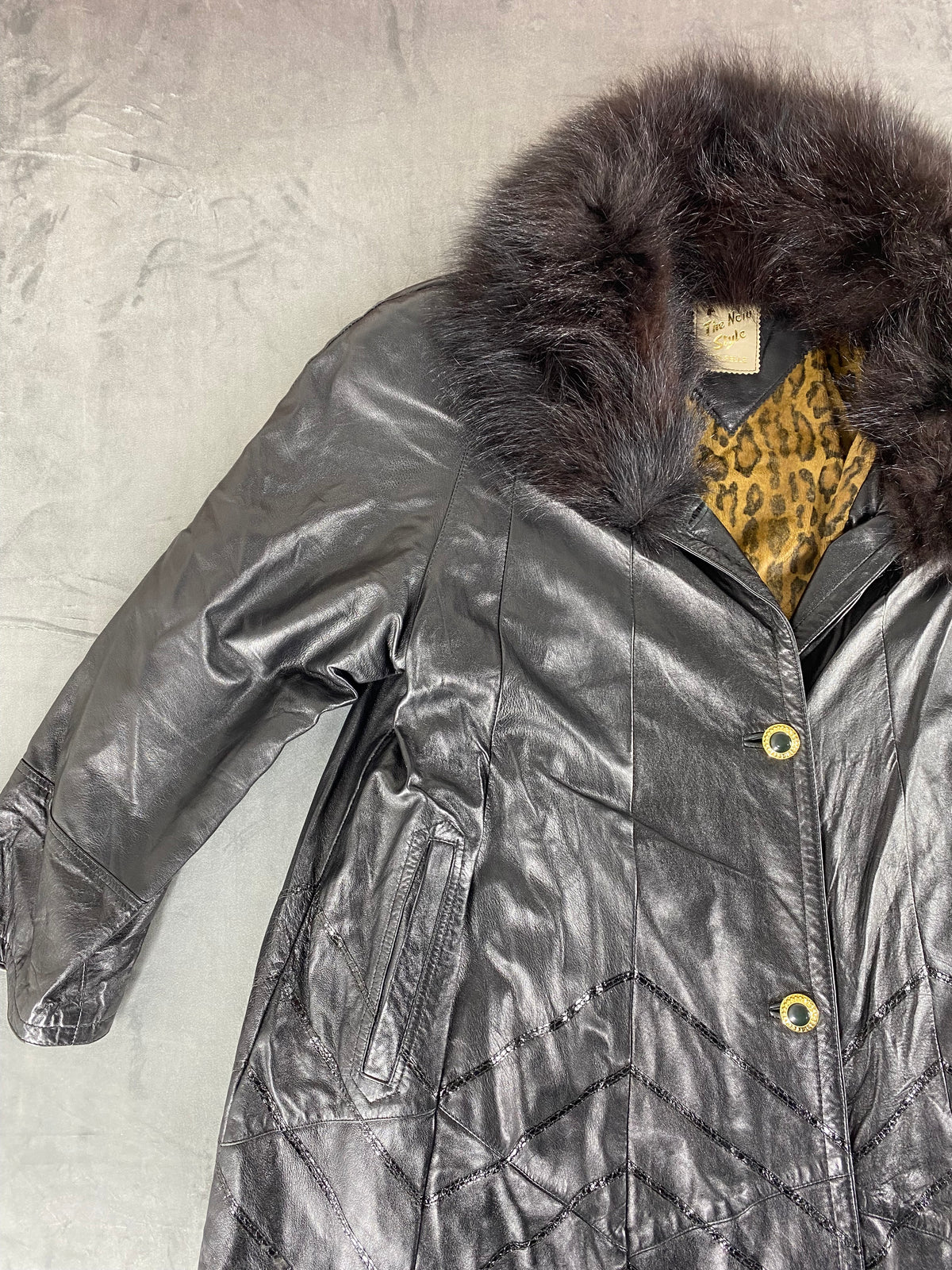 Cappotto di pelle nero con collo in pelliccia vintage – Donna Taglia M