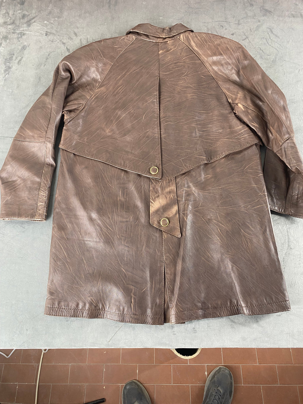 Giacca di pelle taupe vintage – Donna Taglia M