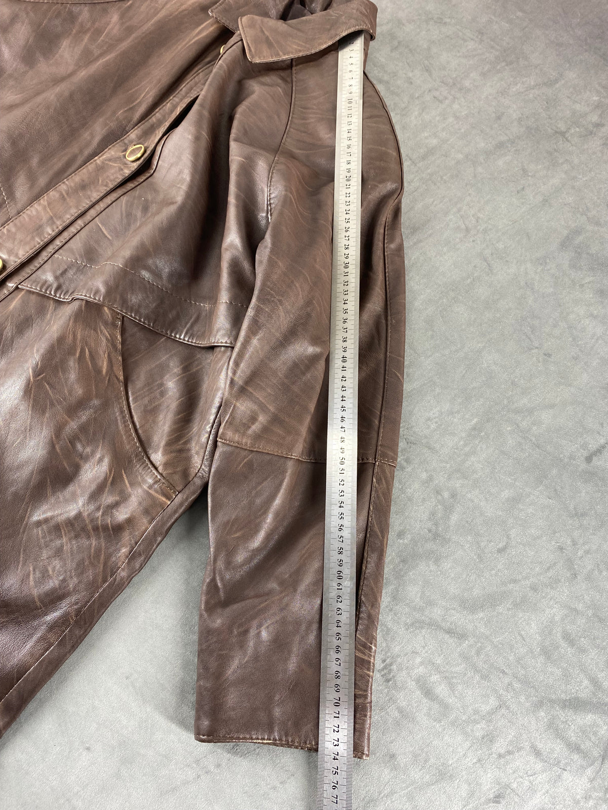 Giacca di pelle taupe vintage – Donna Taglia M