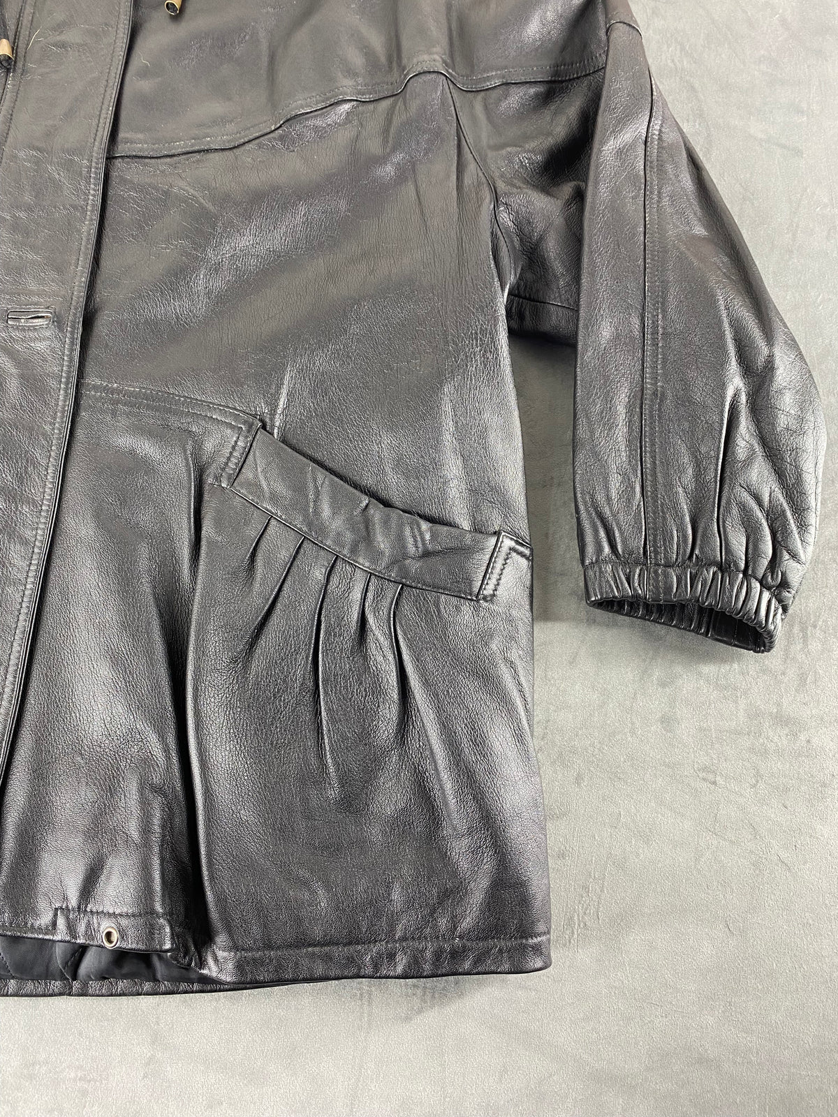 Giaccone di pelle nero con cappuccio in pelliccia vintage – Donna Taglia L (IT 50)