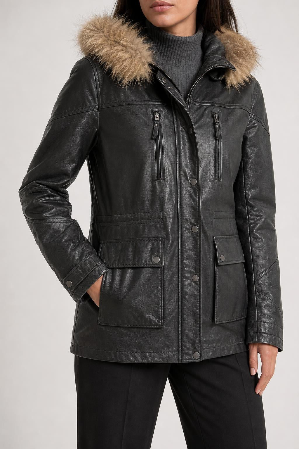 Giaccone di pelle nero con cappuccio in pelliccia vintage – Donna Taglia XL (58)