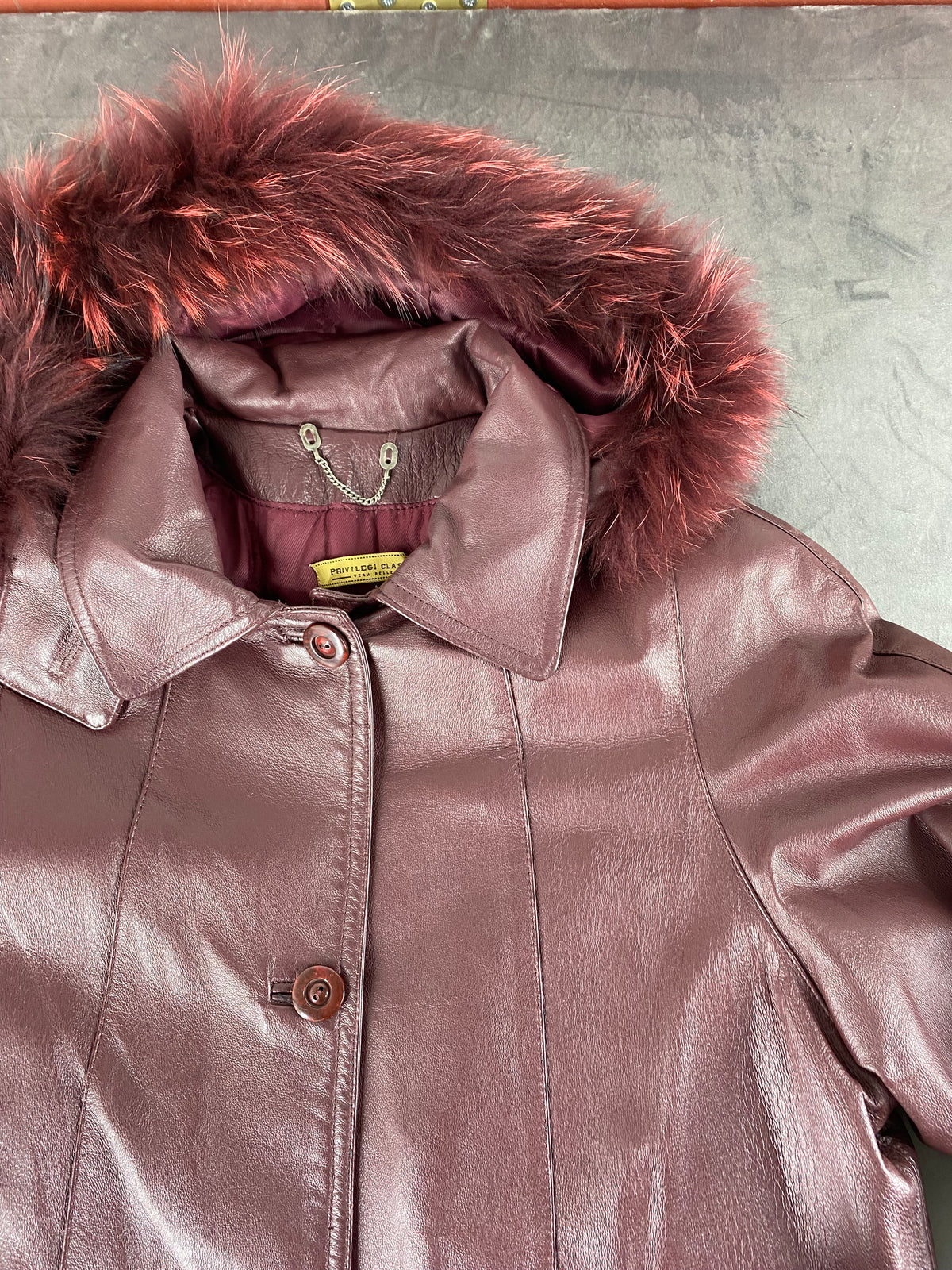Cappotto di pelle prugna con collo in pelliccia vintage – Donna Taglia M (IT 44)