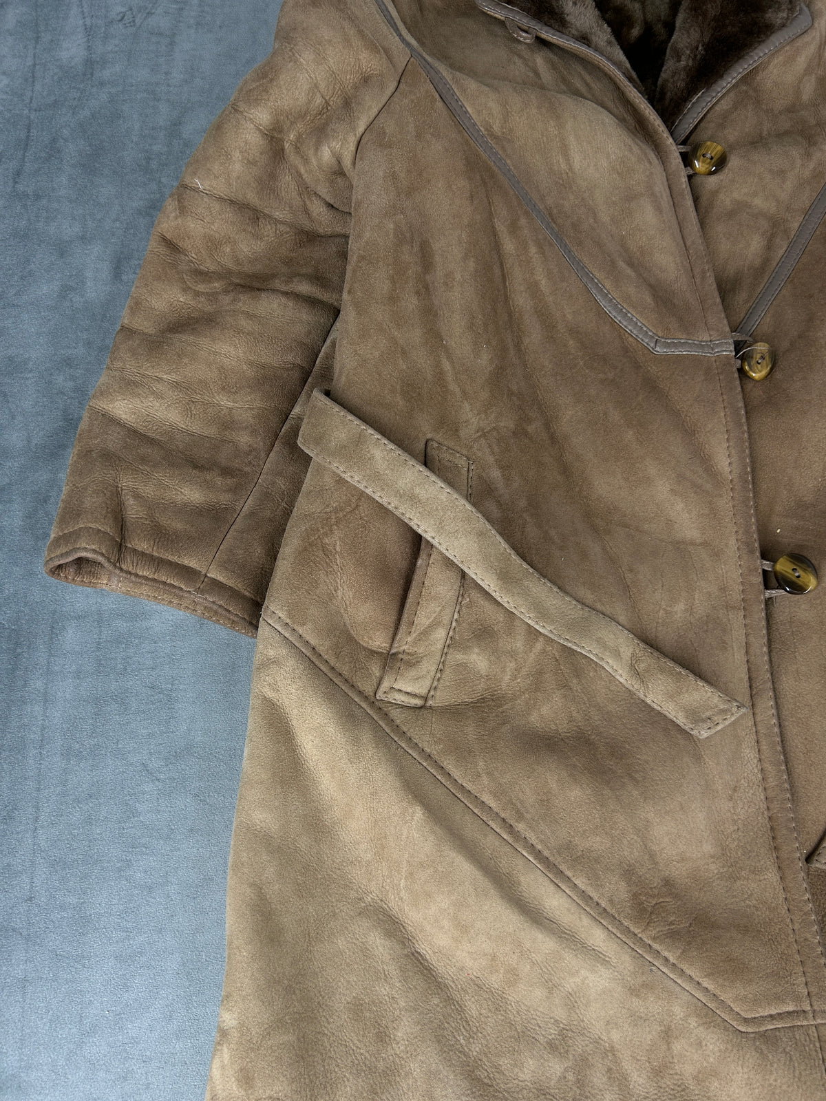 Cappotto in montone taupe con cintura vintage – Donna Taglia M