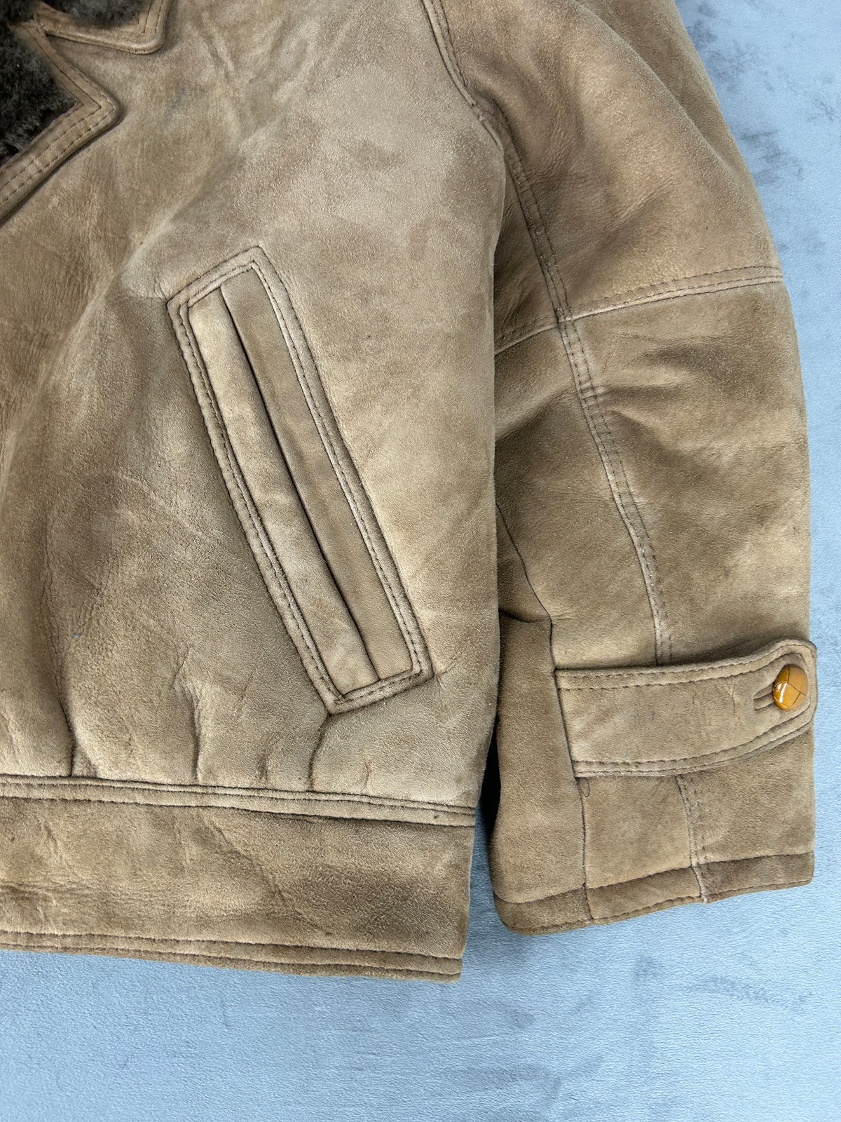 Giaccone in pelle scamosciata e montone cammello vintage – Uomo Taglia L